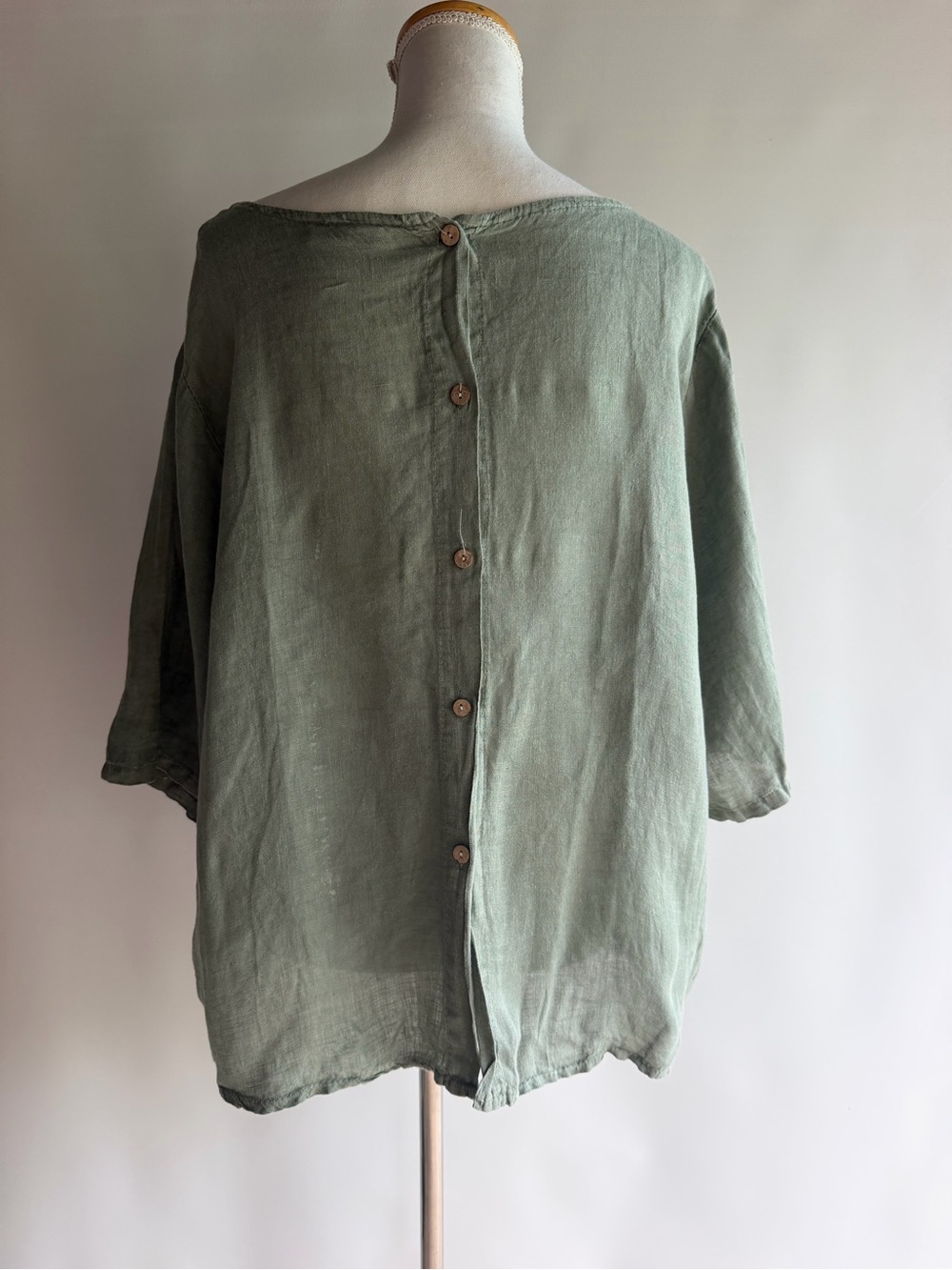 Italian Linen Button Back Top - O/S - Picture 3 of 6